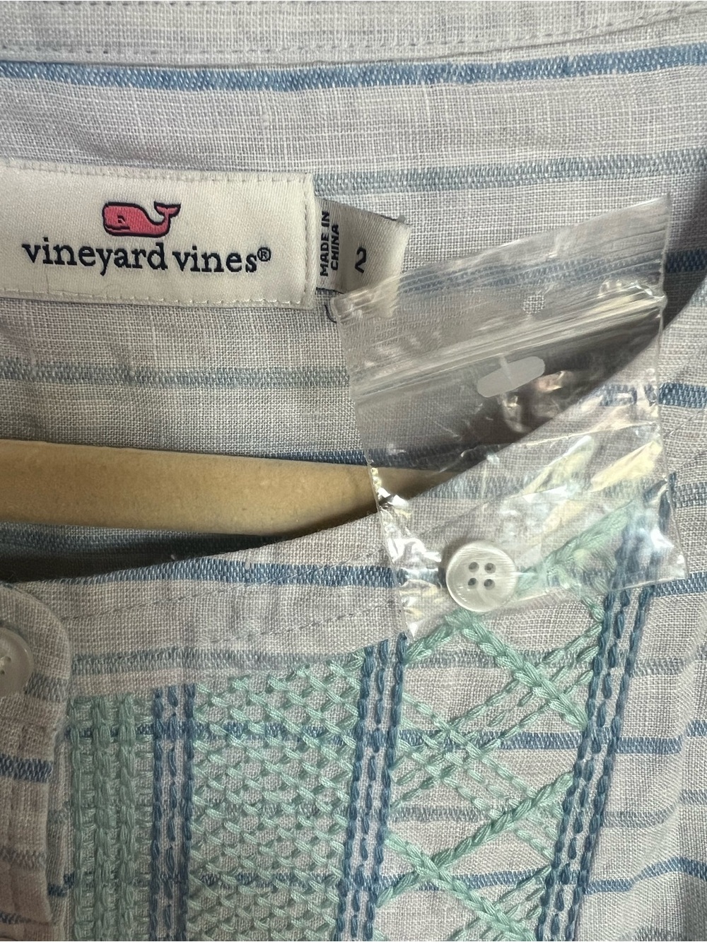 Vineyard Vines Beach Stripe Embroidered Popover top Sz 2 NWT - Picture 5 of 11
